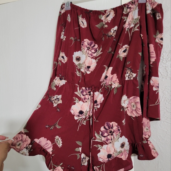 Women foral romper - Picture 2 of 3